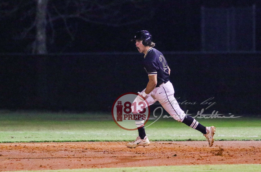 Plant holds off Lennard, 7-4